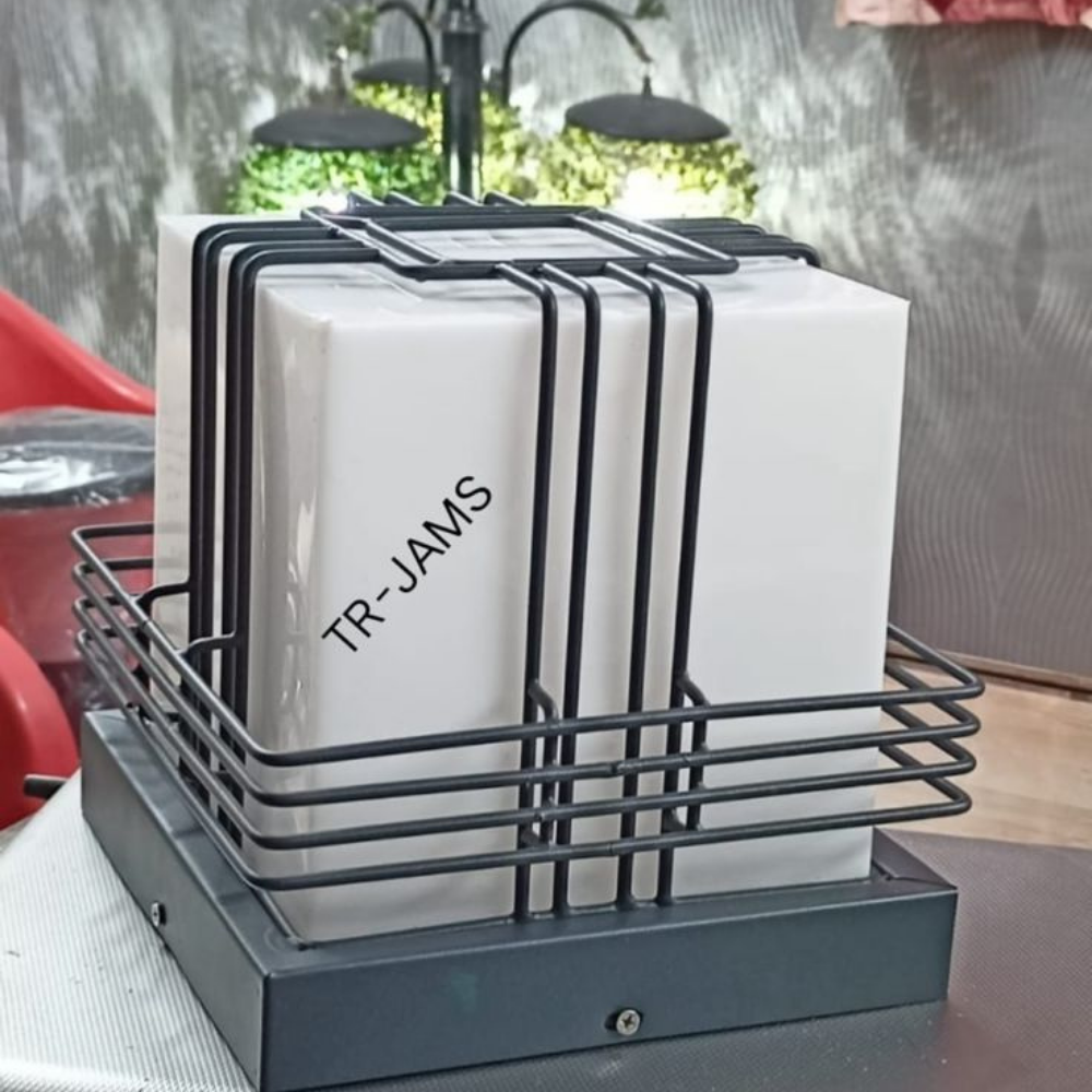 Outdoor Gate Light Main image