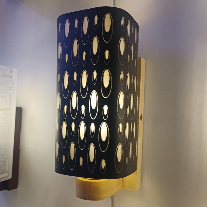 Ganeric Wall Light